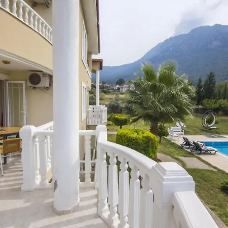 Hotel apartamentowy Gold Lion 4*