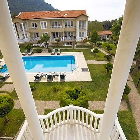 Hotel apartamentowy Gold Lion 4*