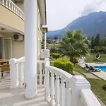 Hotel apartamentowy Gold Lion 4*