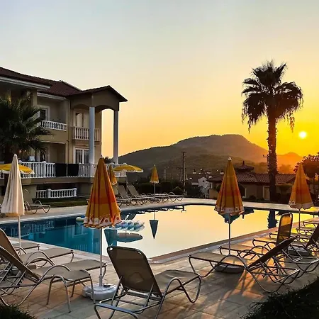 Gold Lion Hotel de apartamente